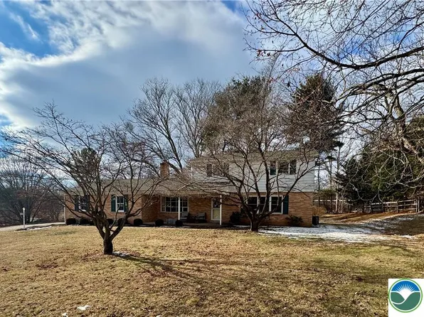 6560 Fernwood Dr, Coopersburg, PA 18036