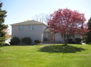 394 Lees River Ave, Somerset, MA 02725