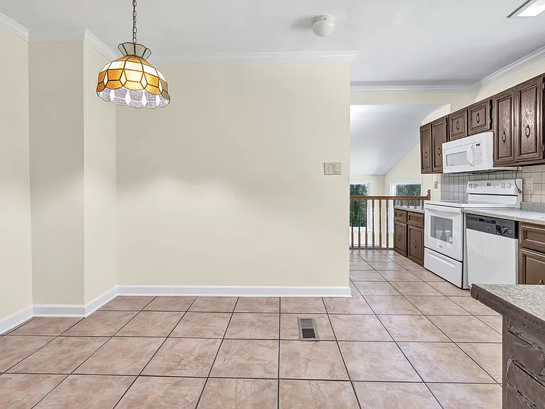 21 Old Redding Rd — Photo 16