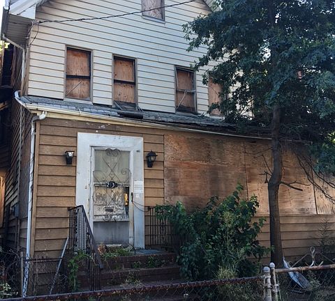 2nd image of 2141 E 16th St