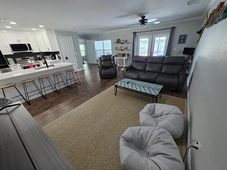 2022 Leisure Dr — Photo 15