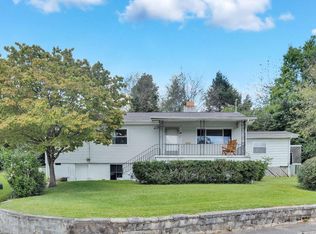 102 Kimball Ln, Oak Ridge, TN 37830