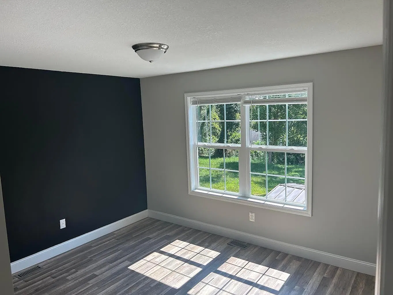 3 bed, 1124 sqft, $2,100 — Photo 3