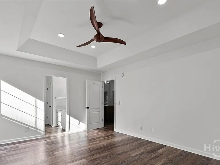 110 Saint Ives Way — Photo 16