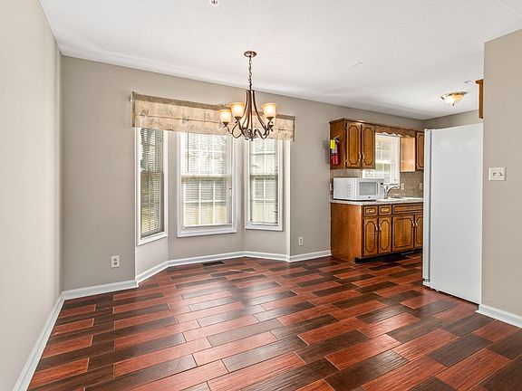 4th image of 611 Joshua Dr
