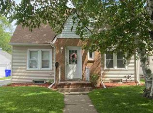 1030 W Commercial St, Appleton, WI 54914