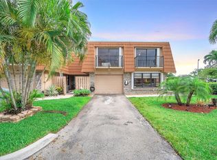 1426 SW 109th Way, Davie, FL 33324