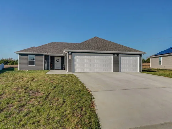 134 Silver Maple Drive, Aurora, MO 65605