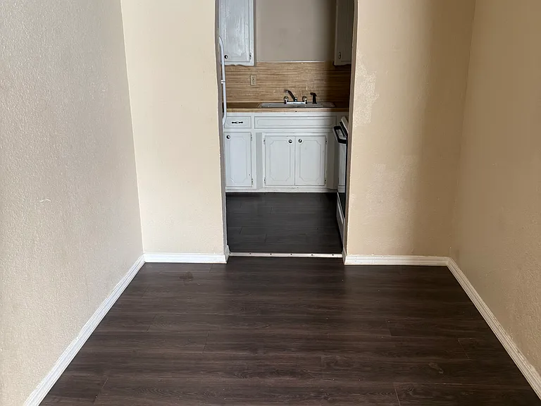 827 W Chickasha Ave #8 — Photo 7