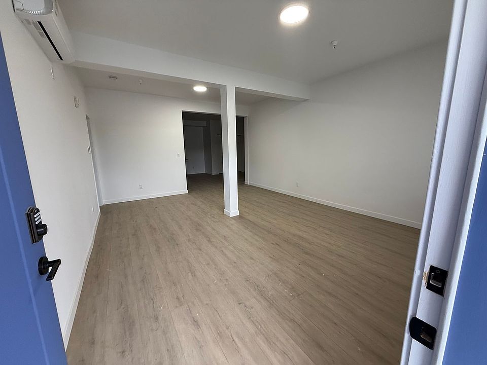 1st image of 1577 N Fair Oaks Ave #Adu-102