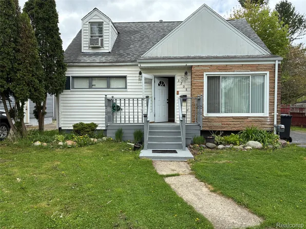 3208 Comanche Ave, Flint, MI 48507