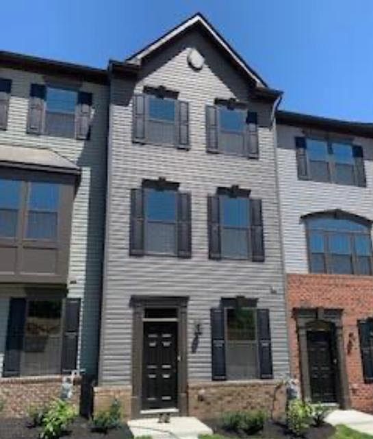 1st image of 1304 Spur Ln