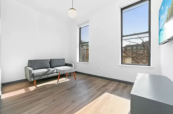 Rented by Outpost Brokerage LLC | media 31