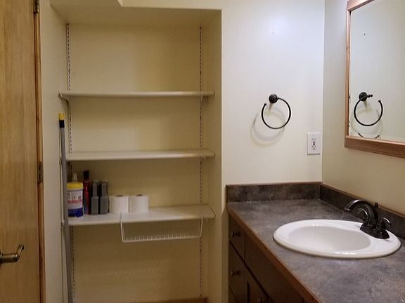 5th image of 1518 Hans Way