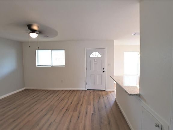 3rd image of 5424 Pine St