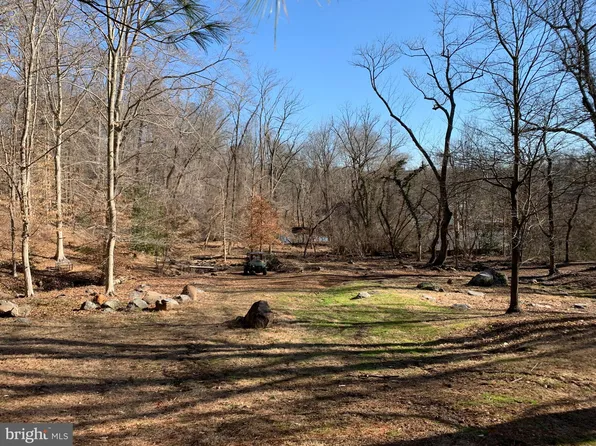 3 Old Barley Mill Rd, Wilmington, DE 19807