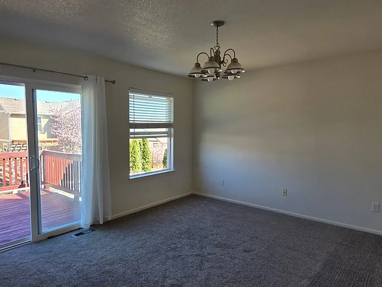 2232 Marshfield Ln — Photo 9