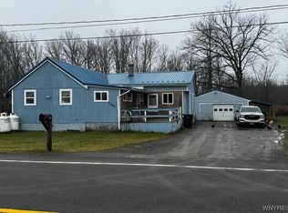 7588 Akron Rd, Lockport, NY 14094