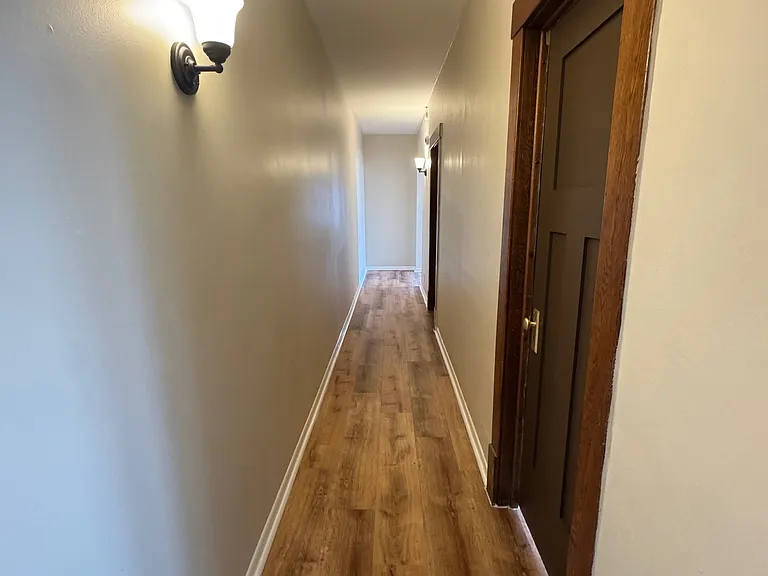 2701 S Park Ave — Photo 5