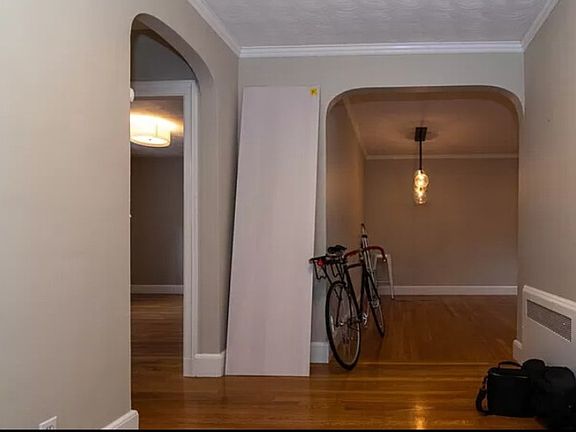 5th image of 549 Centre St APT 8