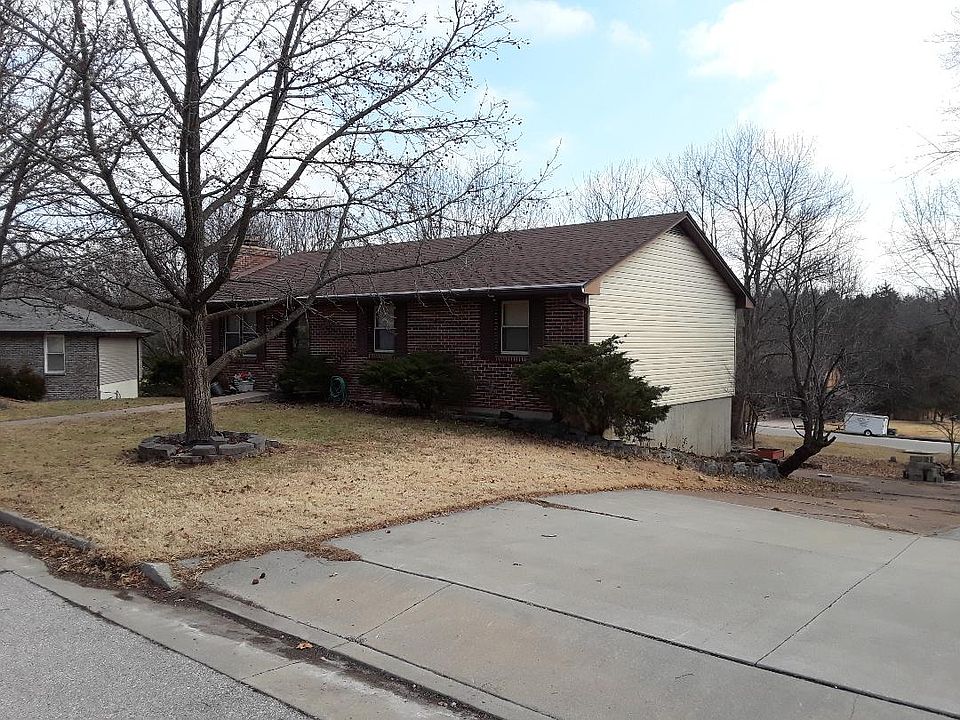 1st image of 129 Crescent Dr