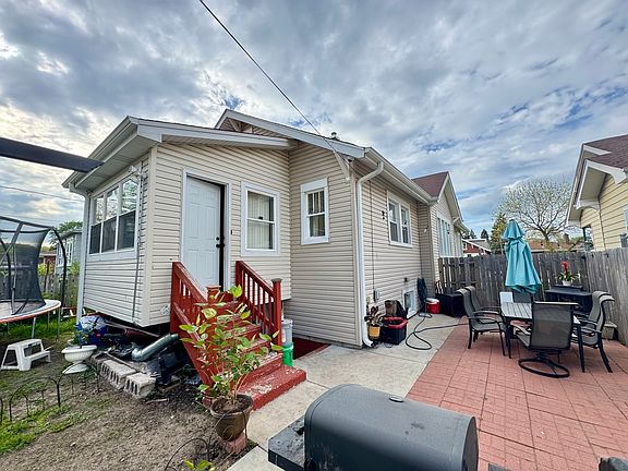 3rd image of 9 Highland St