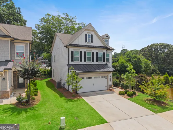 3327 Park Pointe Cir, Scottdale, GA 30079