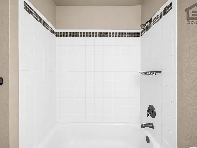 1533 W Hazelwood St — Photo 24