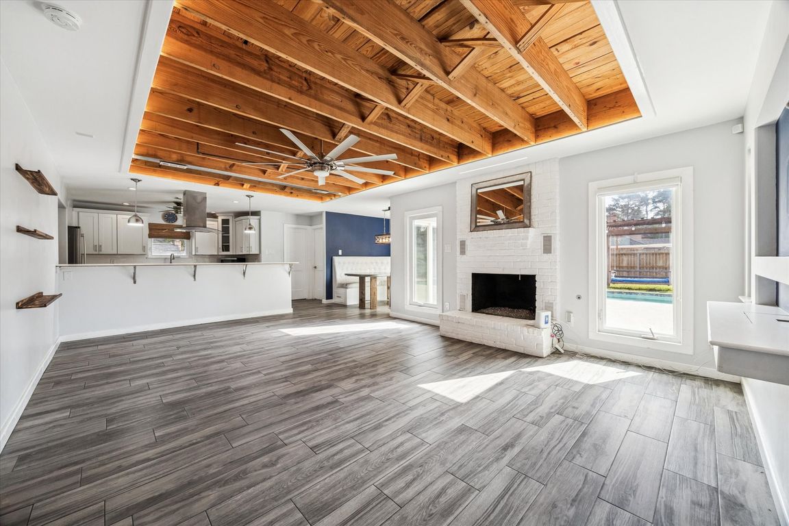 next background image