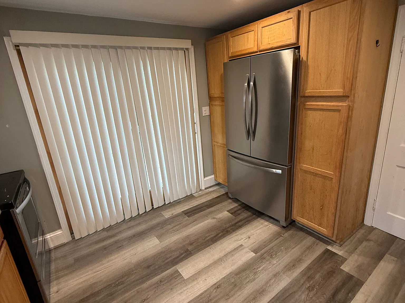 3 bed, 1.5 bath, 975 sqft, $2,100 — Photo 4