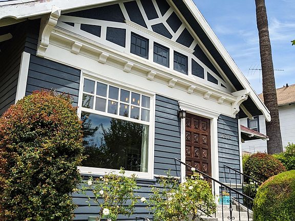 3rd image of 2813 Halldale Ave