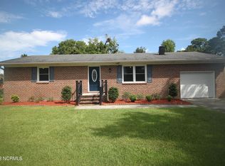 203 Forest Hill Dr, Havelock, NC 28532