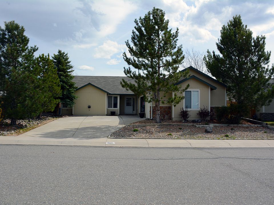 2nd image of 989 Haystack Dr