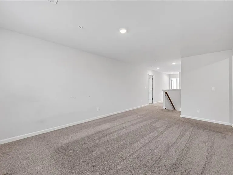 7566 Jennadee Dr — Photo 14