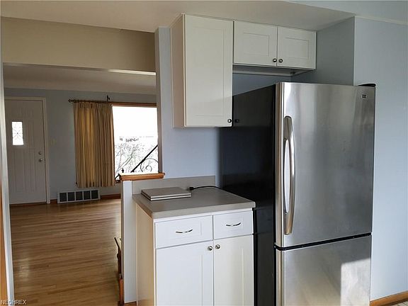 4th image of 5158 W 151st St