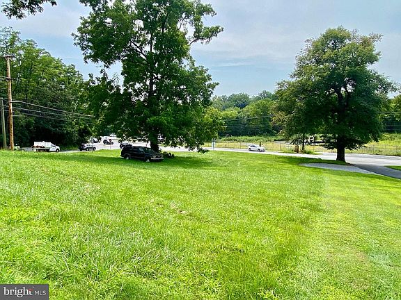 4th image of 1101 Manor Rd