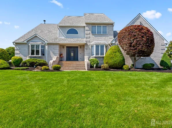 6 Allison Ct, Edison, NJ 08820