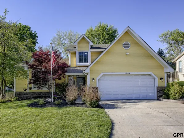 15398 Nicholas St, Omaha, NE 68154