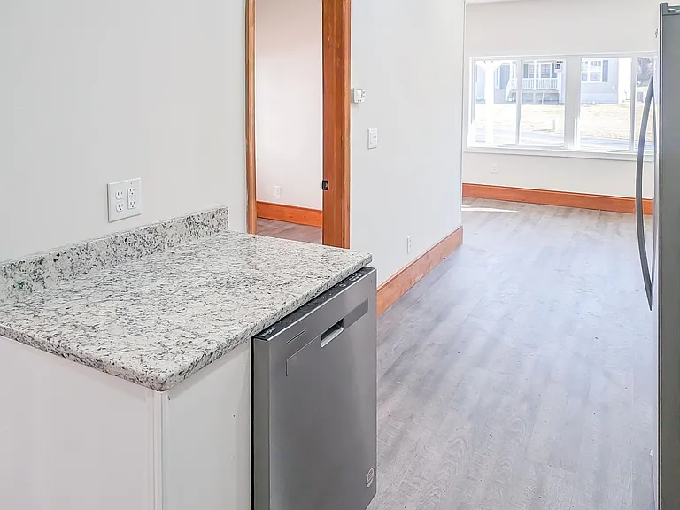 53 Madison Rd — Photo 8