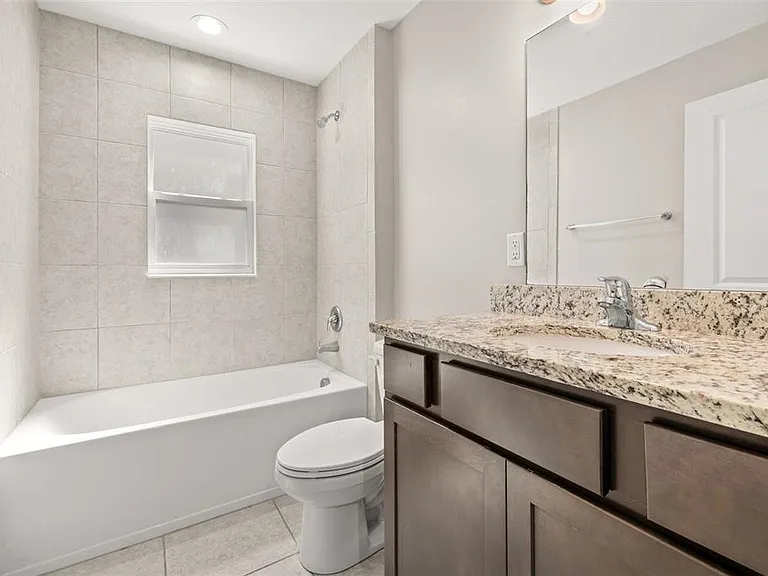 284 Reese Ct — Photo 24