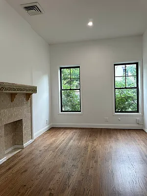 Rented by Urban Real Estate Property Group Inc | media 8