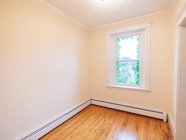 315 Harvard St #8 — Photo 7