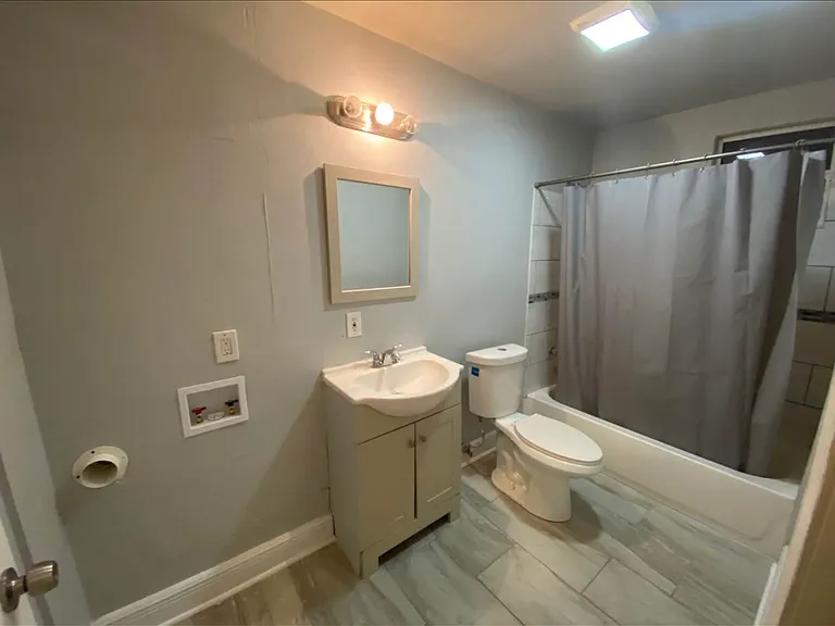 2523 Saint Ann St #C — Photo 7