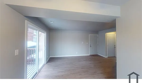 1 bed, $1,075 — Photo 4