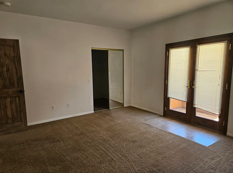 420 E Park Ave — Photo 4
