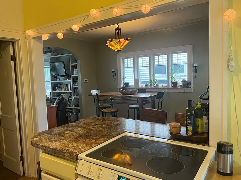 677 Lovett Ave SE #1 — Photo 3