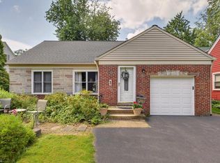 24209 Lake Rd, Bay Village, OH 44140