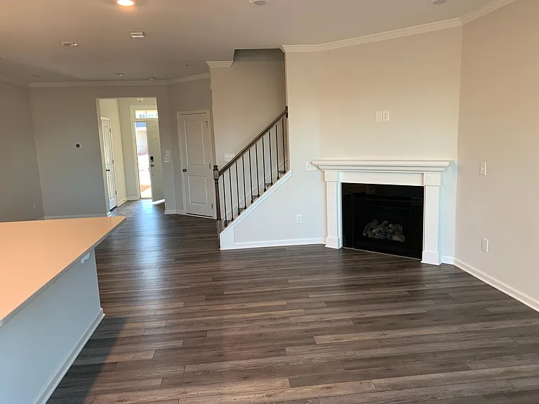 164 Hunston Dr — Photo 3