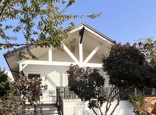 2744 44th Ave SW, Seattle, WA 98116