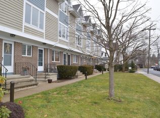 25 Cottage St APT 102, Norwalk, CT 06855